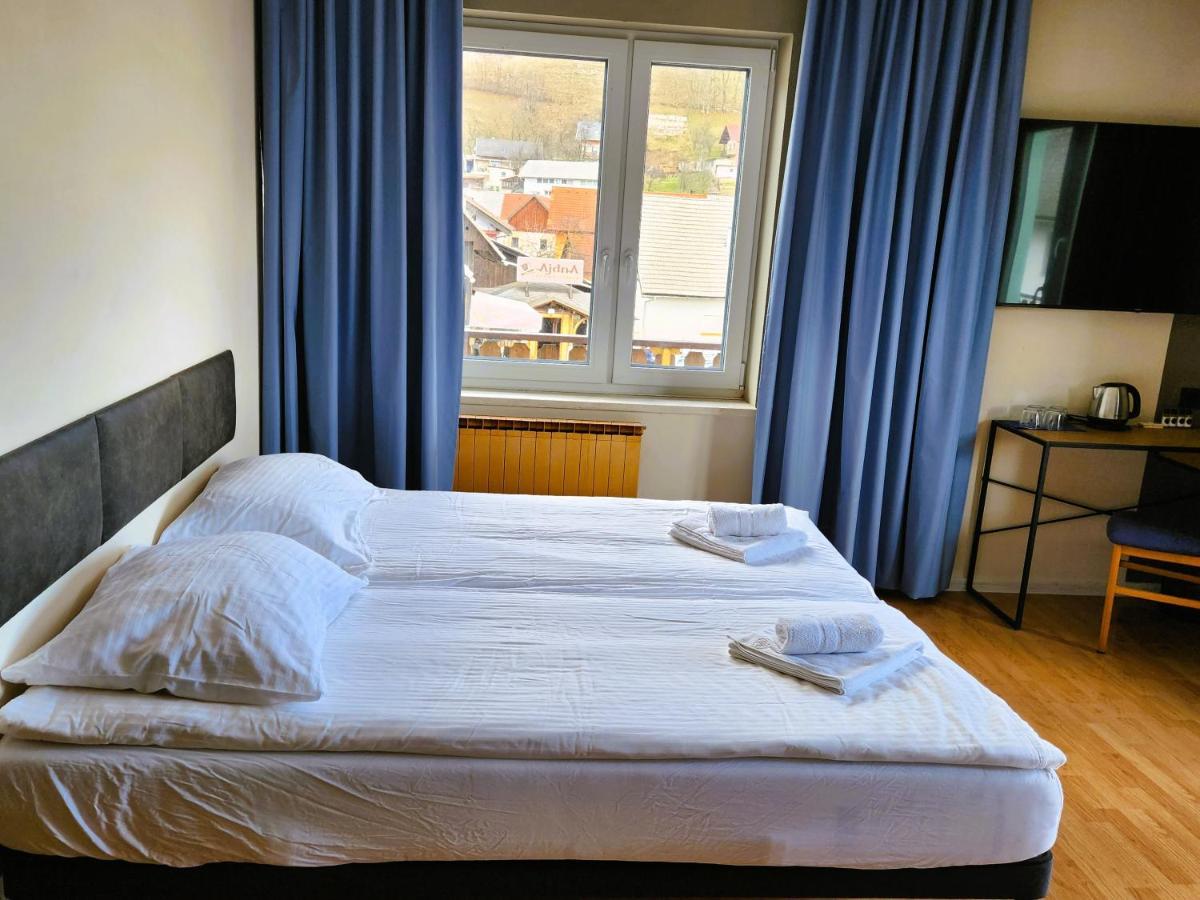 Pension Knafel Zirovnica Exterior photo